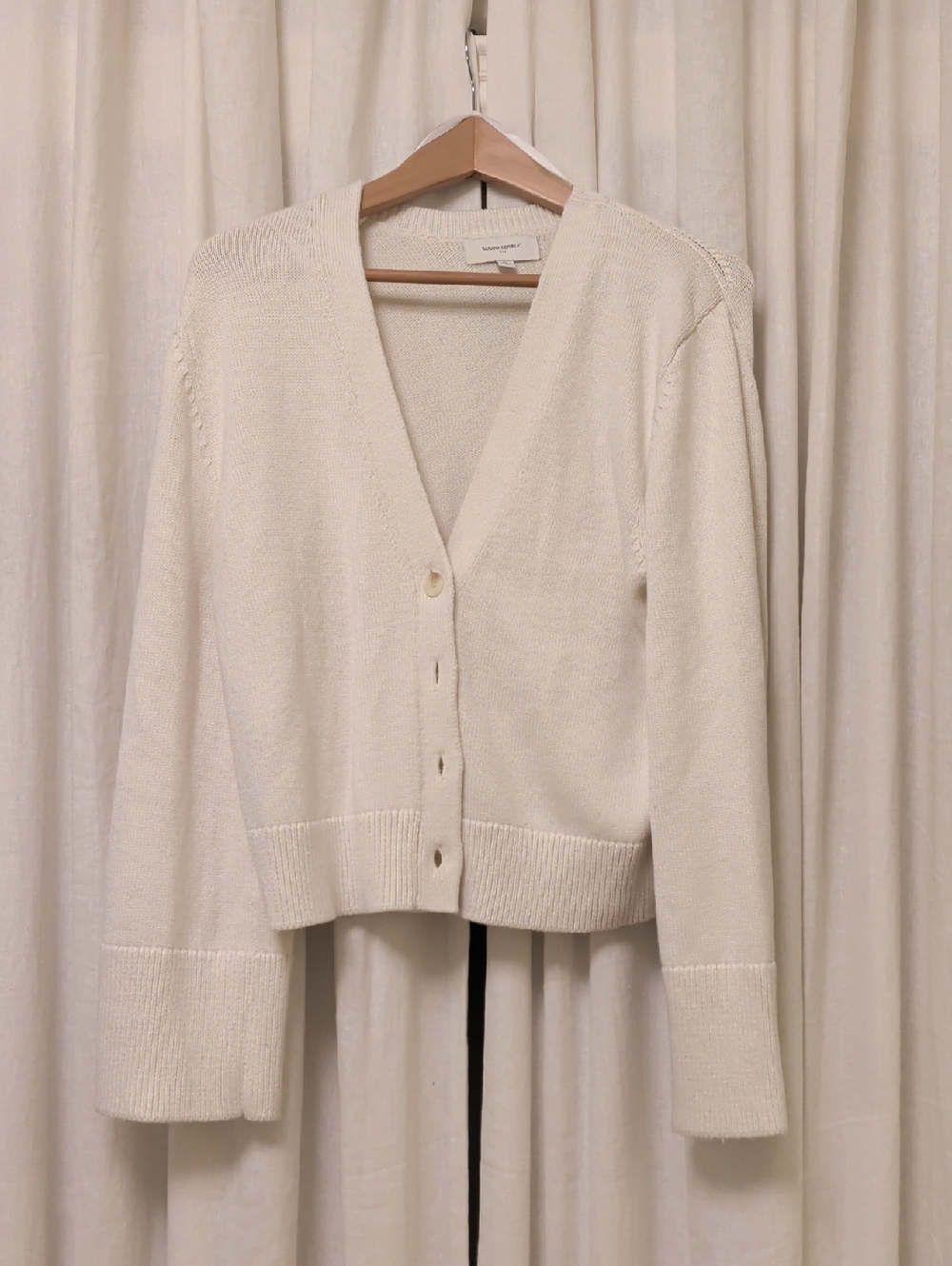 Banana Republic Cream V-Neck Button-Up Cardigan